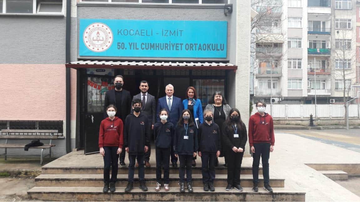 İlçe Milli Eğitim Müdürümüz İhsan Özkan ve Şb. Md. Çiğdem AYANOĞLU okulumuzu ziyaret ettiler.